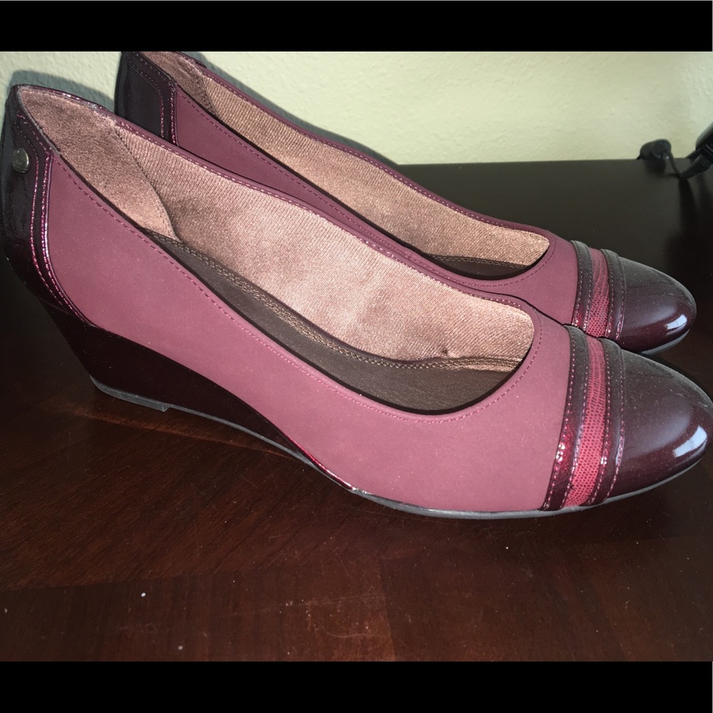LifeStride 11W “Juliana” Wedge Pumps- Brick Red